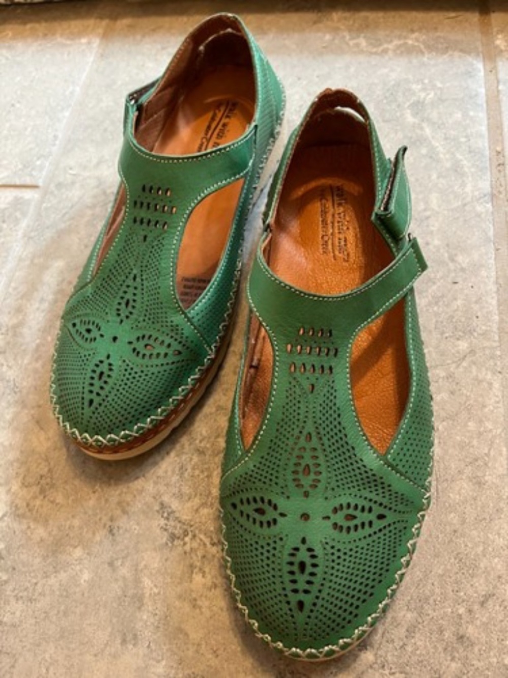 Coldwater Creek Camile Flats Green Leather Sandals